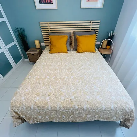 The Terrace * באיאמר