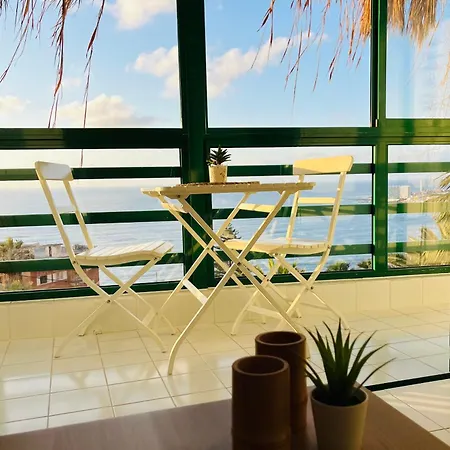 The Terrace * באיאמר